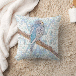 Niedlicher blauer Budgie auf Mosaikhintergrund Kissen
