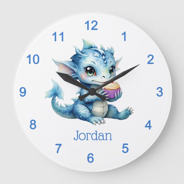 Niedlicher Blue Baby Dragon isst einen Cupcake Große Wanduhr (Vorderseite)