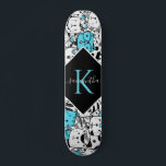 Niedlicher Blue Cat Muster Name & anfänglicher Fun Skateboard<br><div class="desc">Dieses lustige Skateboard mit kawaii Cartoon Katzenmuster wäre ein wunderbares Geschenk für jemanden,  der Skateboard ist! Fügen Sie einfach den gewünschten Namen und die Initiale hinzu,  indem Sie auf die Option "Personalisieren Sie diese Vorlage" klicken.</div>
