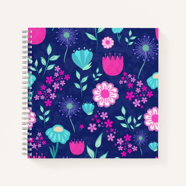 Niedlicher Blumenhintergrund Notizbuch (Vorderseite)