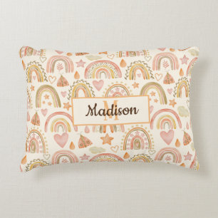 Niedlicher Boho Rainbows-Muster-Name für ein benut Dekokissen