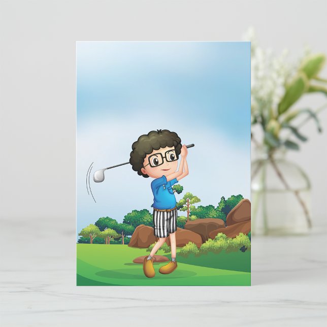 Niedlicher Cartoon Boy Golfing Fun Golf Lover Desi Einladung (Von Creator hochgeladen)