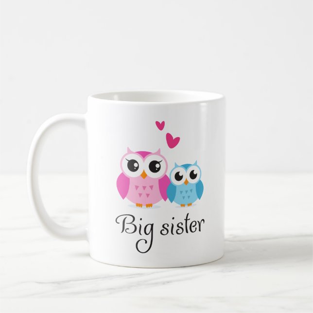 Niedlicher Cartoon des kleinen Bruders der großen Kaffeetasse (Links)