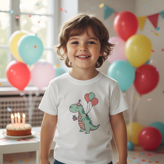 Niedlicher Cartoon Dinosaur Geburtstagsdesign T-Shirt ("Cute Cartoon Dinosaur Birthday T-Shirt  Fun and Colorful Tee Perfect for Kids’ Birthday Celebration)