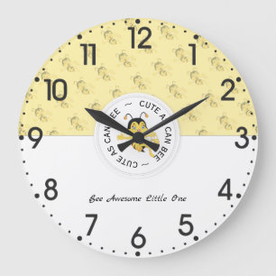 Niedlicher Cartoon  Personalisiertes Monogramm Große Wanduhr
