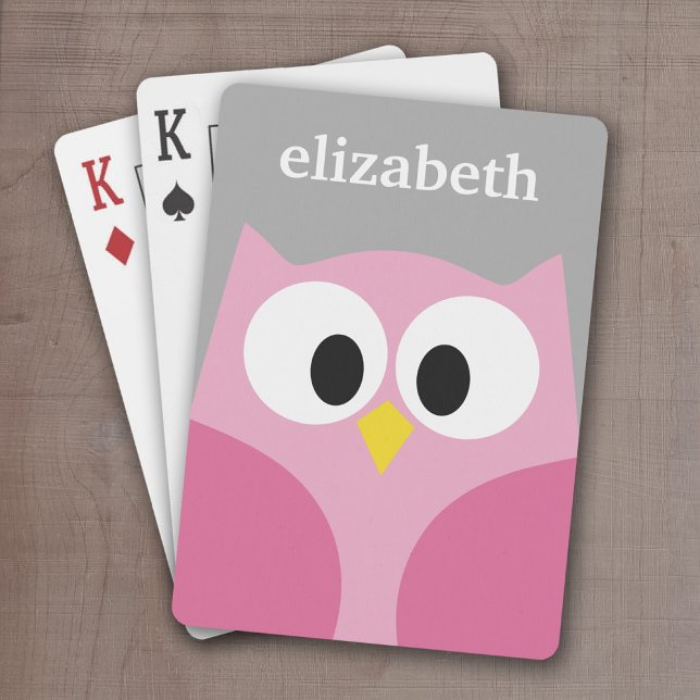 Niedlicher Cartoon - Rosa und Grau Individuelle Na Spielkarten (Cute Personalized playing cards with a cartoon owl and a monogram or name)