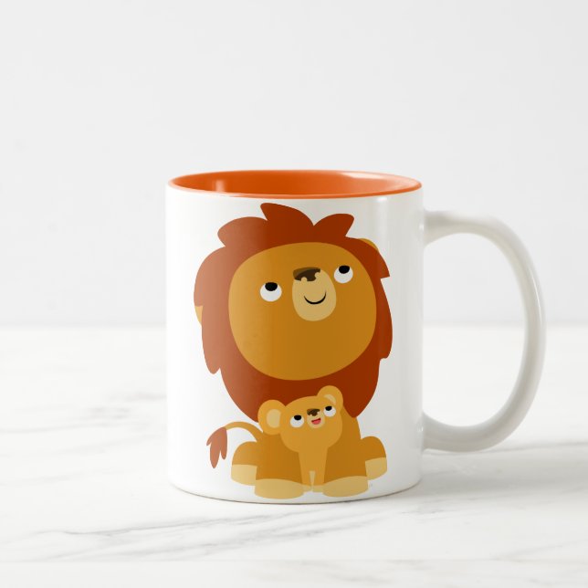 Niedlicher Cartoon-schützender Vater-Löwe und Zweifarbige Tasse (Rechts)
