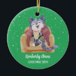 Niedlicher Cat Christmas Kitty Snowy Winterurlaub Keramik Ornament<br><div class="desc">Niedliche Cartoon Tierschmuck für Kinder und Kinder. Ideal für die erste Weihnachtsfeier mit der Familie. Sie können den Text für jeden Anlass anpassen.</div>