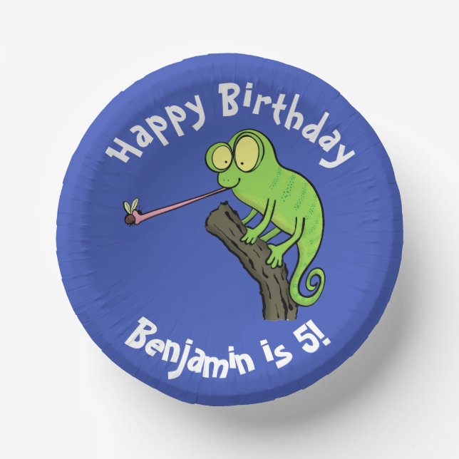 Niedlicher Chamäleon, der einen Bug-Cartoon fängt Pappteller (Vorderseite)