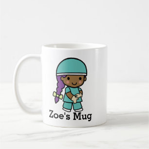 Niedlicher Chirurg in Scrubs Kaffeetasse