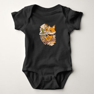 Niedlicher Corgi Welpe mit Blasen Tee