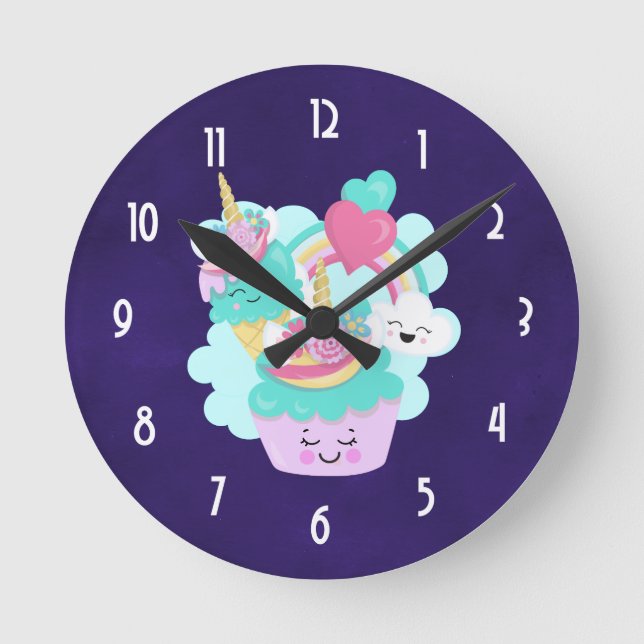 Niedlicher Cupcake und Happy Ice Creme Runde Wanduhr (Vorderseite)