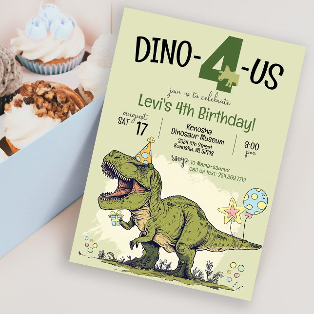 Niedlicher Dinosaurier Cartoon Dino-4-us 4. Geburt Einladung (Cute Funny cartoon dinosaur wearing a party hat four 4th birthday party invitation, dino-4-us, green)