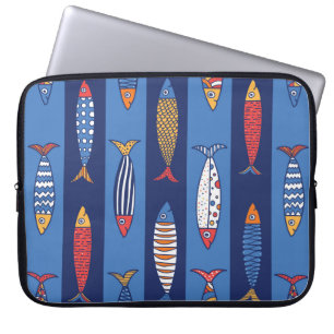 Niedlicher Fisch. Hintergrund für Kinder. Nahtlose Laptopschutzhülle