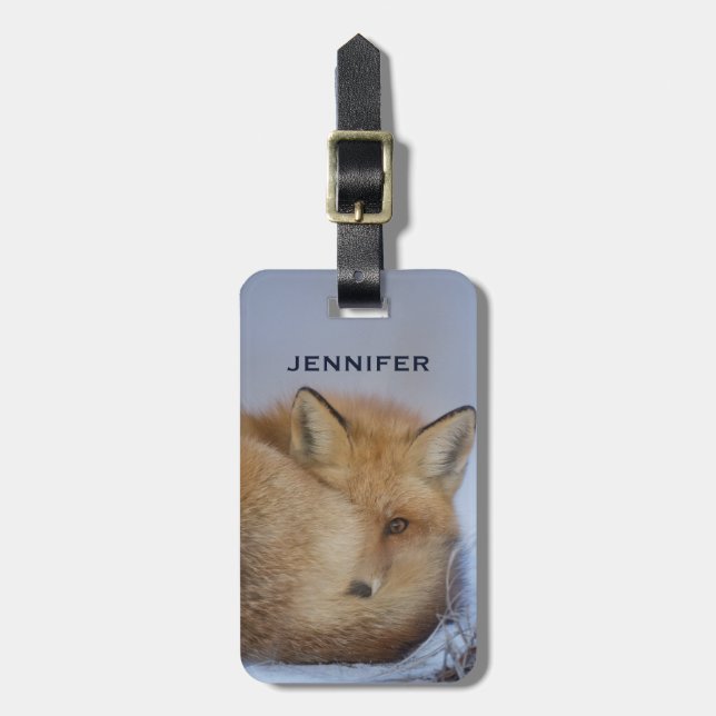 Niedlicher Fox hat das Foto im Winter aufgerissen Gepäckanhänger (Vorderseite vertikal)