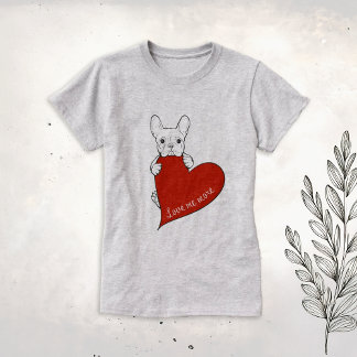 Niedlicher französischer Bulldog mit einem roten H T-Shirt