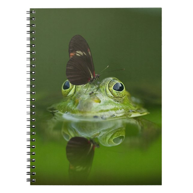 Niedlicher Frosch mit einem Schmetterling auf der  Notizblock (Vorderseite)
