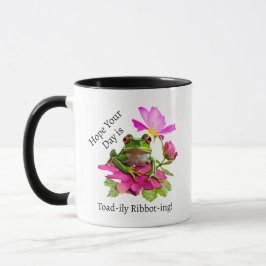 Niedlicher Frosch oder Toad Puff auf rosa Blume Tasse