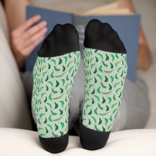 Niedlicher Gemusterter Chile-Paprikaschoten auf gr Socken