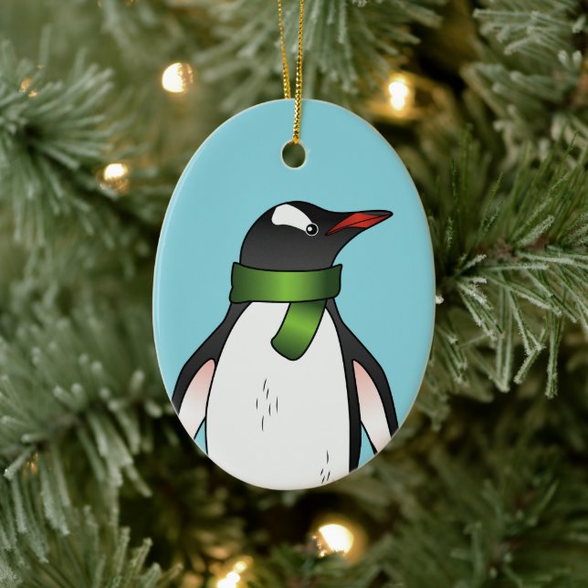 Niedlicher Gentoo Pinguin mit einem grünen Skarf a Keramik Ornament (Baum)