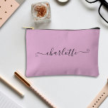 Niedlicher Girly Minimalistischer Individuelle Nam Zubehörtasche<br><div class="desc">Machen Sie eine Aussage mit unserem Niedlichen Girly Minimalistisch Individuelle Name | Lavender Accessoire Pouch! Behalt deine Essentials organisiert und stilvoll mit diesem bezaubernden Beutel personalisiert mit deinem Namen. Die weiche Lavendelfarbe fügt eine Touch Weiblichkeit hinzu,  perfekt für den Alltag oder das Reisen.</div>