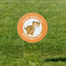 Niedlicher glücklicher Tigerbecher personalisierte