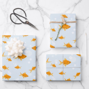 Niedlicher Goldfisch im Wasser schwimmen Geschenkpapier Set