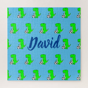 Niedlicher grüner Fußball-Dino T-Rex auf blau