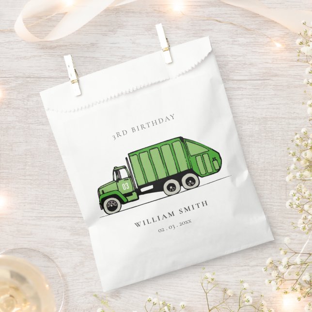 Niedlicher grüner LKWs jenseits der Geburt Geschenktütchen (Ausgeschnitten)