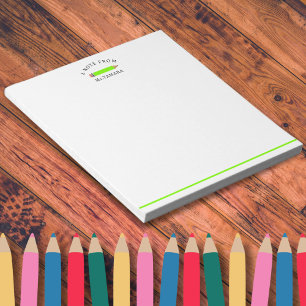 Niedlicher grüner Stift aus dem Namen des Personal Notizblock