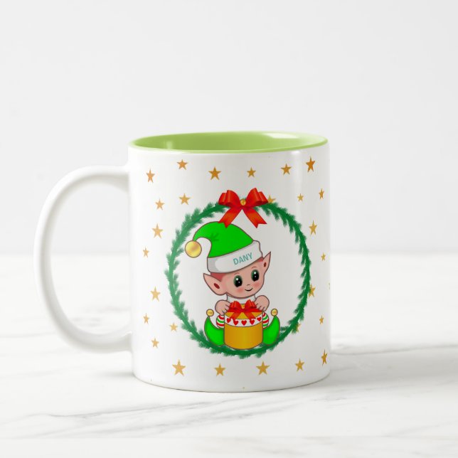 Niedlicher grüner Weihnachtself, Kiefernkranz und  Zweifarbige Tasse (Links)