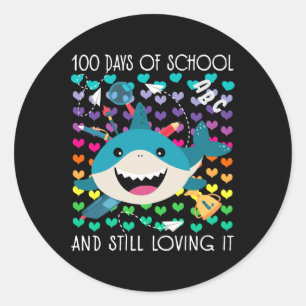 Niedlicher Hai 100 Tage der Schule und immer noch Runder Aufkleber