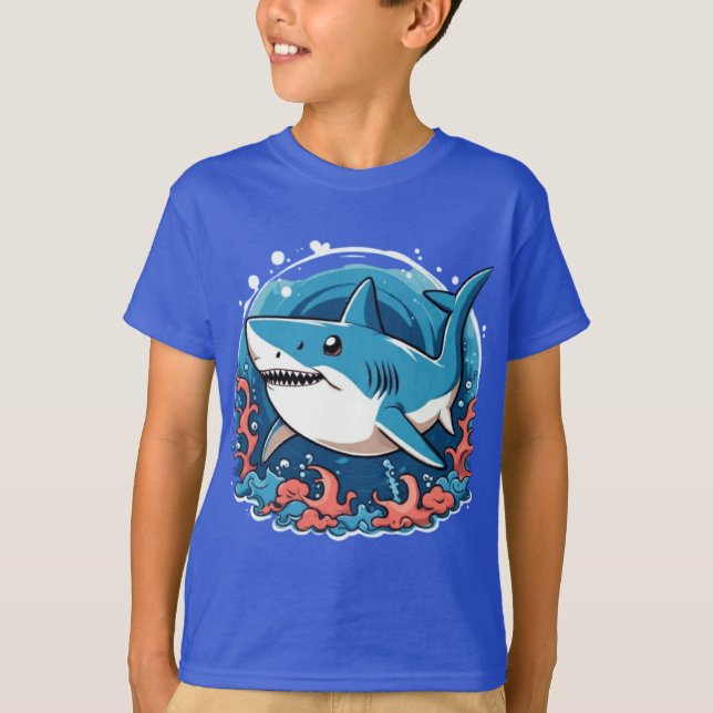 Niedlicher Hai, der im T - Shirt des Ozeans spring (Vorderseite)