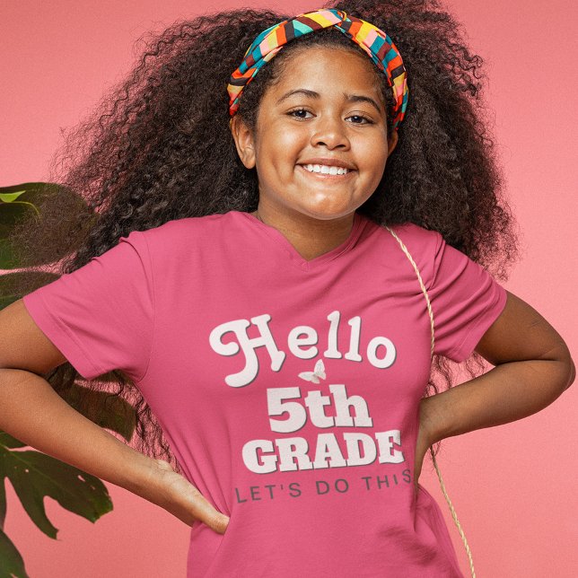 Niedlicher Hallo 5. Klasse zurück zur Schule T-Shirt (Von Creator hochgeladen)
