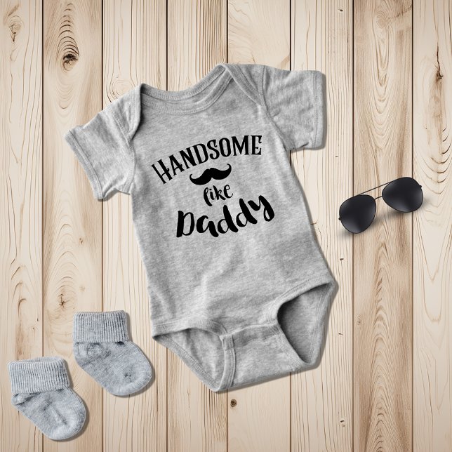 Niedlicher Handsome wie Daddy Typografy Boy Baby Strampler (Von Creator hochgeladen)