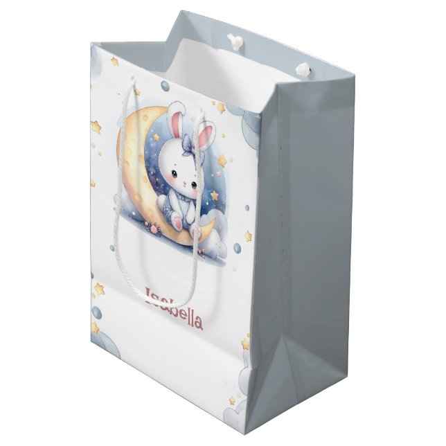 niedlicher Hase auf dem Mond Mittlere Geschenktüte (Vorderseite Schrägansicht)