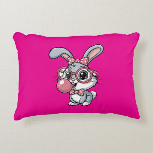 Niedlicher Hase mit Brille, der Kaugummi bläst Dekokissen