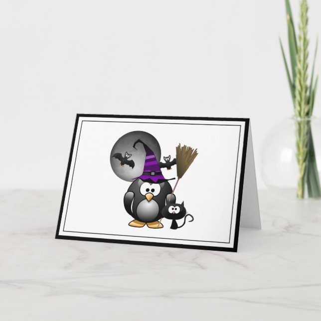 Niedlicher Hexenpinguin mit Halloween-Szene Karte (Vorderseite)