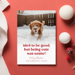 Niedlicher Hund Funny Pet Foto Weihnachten<br><div class="desc">Feiern Sie den Urlaub mit der Weihnachtskarte "Niedlicher Hund Funny Pet Foto Weihnachtsmann" Mit einer spielerischen Botschaft: "Der Versuch, gut zu sein, aber niedlich zu sein war leichter!" neben einem fröhlichen Haushund, der im Schnee läuft, fügt diese Karte Ihren Weihnachtsgrüßen Spaß hinzu. Die festliche rote Schrift und der winterliche Hintergrund...</div>