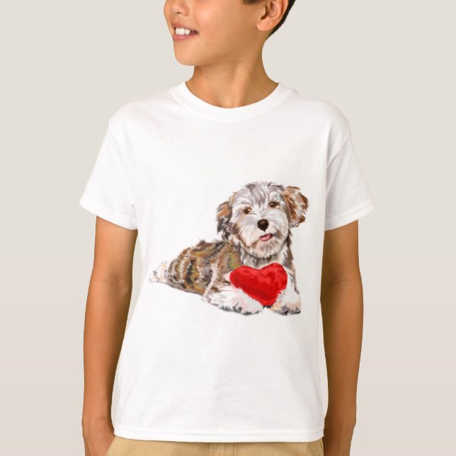 Niedlicher Hund mit Herzgeschenk T - Shirt (Vorderseite)