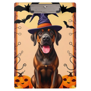 Niedlicher Hund mit Hexenhut Klemmbrett