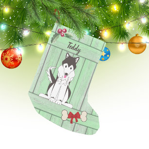 Niedlicher Husky Boy Hund Grünes Holzzaun Monogram Kleiner Weihnachtsstrumpf