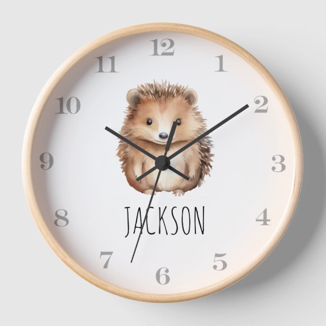 Niedlicher Igel! Benutzerdefiniertes Monogramm Uhr (Vorderseite)