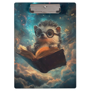 Niedlicher Igel Bookworm in einer Galaxie der Gesc Klemmbrett
