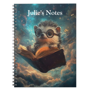 Niedlicher Igel Bookworm in einer Galaxie der Gesc Notizblock