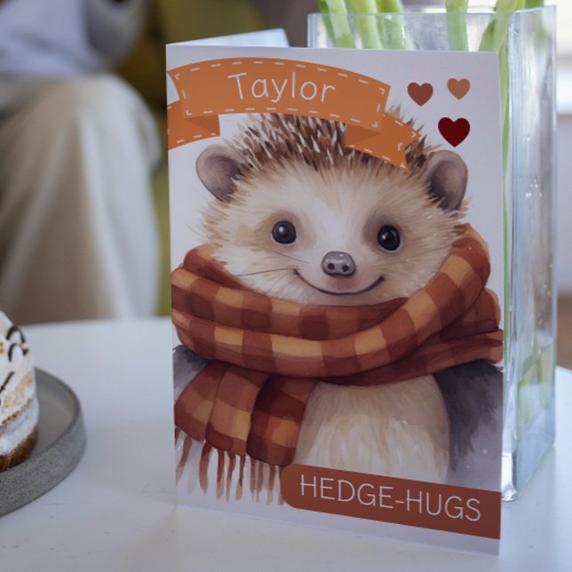 Niedlicher Igel Hedgehugs personalisierte Valentin Feiertagskarte (Cute Hedgehog Hedgehugs personalized Valentines Holiday Card from Ricaso. Hedgehog hugs add own name)