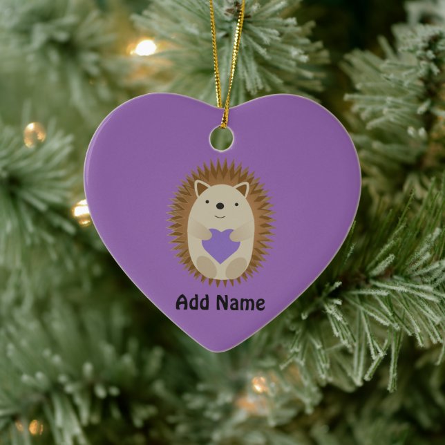 Niedlicher Igel Holidning a Lila Heart Keramik Ornament (Baum)