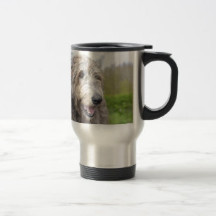 Niedlicher irischer Wolfhound Reisebecher