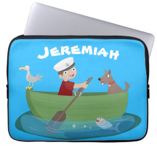 Niedlicher Junge Segelschiff und Hunderuderschiff Laptopschutzhülle