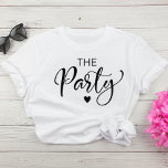 Niedlicher Junggeselinnen-Abschied T-Shirt<br><div class="desc">Niedlicher T - Shirt von Brautkommandos mit "The Party" in einem schicken Drehbuch mit Herz. Sie können die Farbe des T - Shirt ändern. Für die Braut steht ein koordinierender T - Shirt "Ehefrau des Party" zur Verfügung.</div>